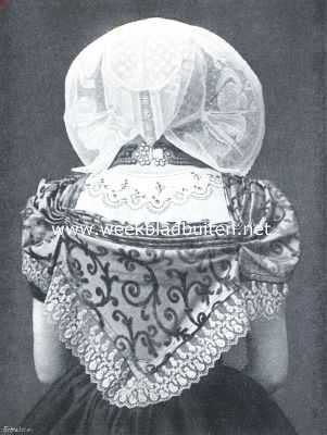 Zeeland, 1913, Onbekend, De sieraden bij de kleederdrachten in de verschillende provincies. Hoe de kraalhaak gedragen wordt en hoe mooi muts en 