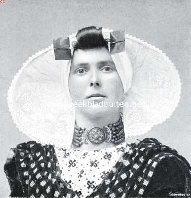Zeeland, 1913, Onbekend, De sieraden bij de kleederdrachten in de verschillende provincies. Vrouwen met Goesche- of Zuid-Bevelandsche sieraden 2