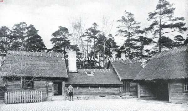 Zweden, 1913, Stockholm, Openluchtmusea. De binnenplaats van den Oktorpsgarden op Skansen. Het groote woonhuis