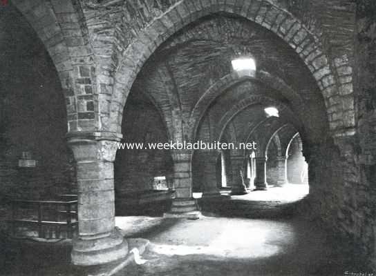 Belgi, 1913, Gent, 's-Gravensteen te Gent. 's-Gravensteen, de crypt, oorspronkelijk gebruikt als stal, na 1350 als gevangenis en folterkamer