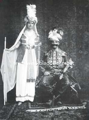 De Delftsche Lustrum-feesten. Abbas de Groote, Shah-in-Shah (de heer C.T. Stork D.Wzn.) met de liefste zijner koninginnen