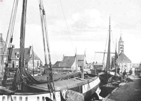 Friesland, 1913, Hindeloopen, Hindeloopen.  Bij de zeesluizen