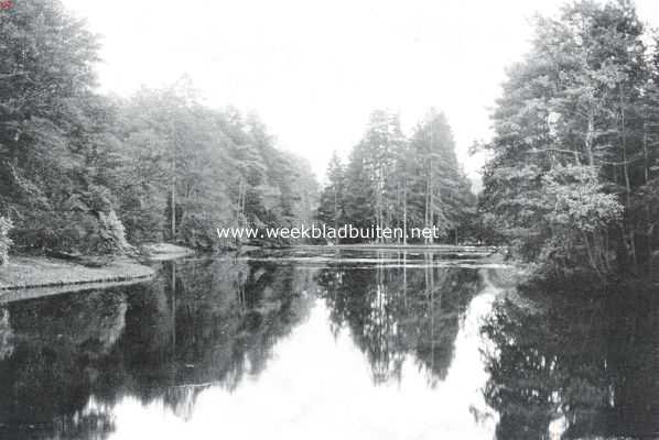 Gelderland, 1913, Arnhem, Het kasteel Rosendaal. De groote vijver