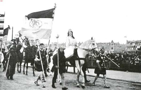 De Nationaal Historische Optocht te 's Gravenhage op 5 September l.l. De Nederlandsche Maagd (Mevrouw Salm-Matthes) omgeven door vertegenwoordigers van leger en vloot