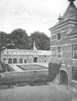 Limburg, 1913, Eysden, Kasteel Eysden. Binnenhof met stallen, en voorplein