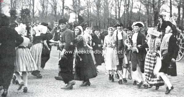 Zuid-Holland, 1913, Leiden, De onafhankelijkheidsfeesten te Leiden op 19 Nov. l.l. De gasten op de bruiloft van Kloris en Roosje