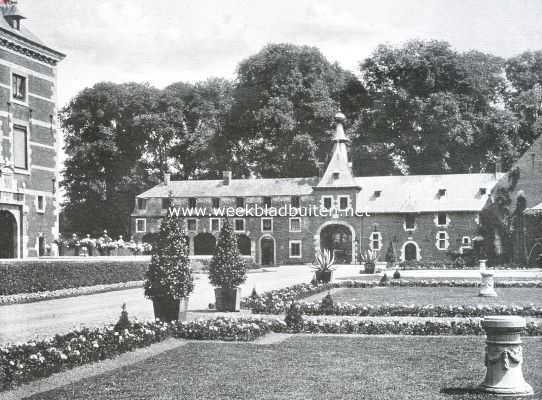 Limburg, 1913, Eysden, Kasteel Eysden. Gezicht op de stallen
