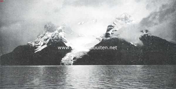 Argentini, 1913, Onbekend, De Westelijke Zuidspits van Zuid-Amerika. Balmaceda-gletscher met Ultimo Esperanza invaart
