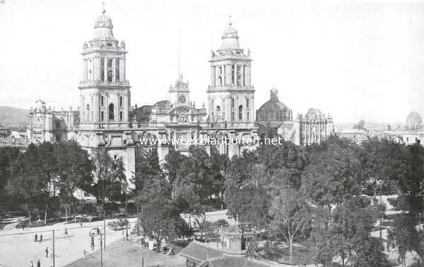 Mexico, 1913, Onbekend, De troebelen in Mexico. Kathedraal  met Plazo Mayor de la Constitucion te Mexico, de hoofdstad van het rijk, waar revolutie maken nog altijd tot de nationale liefhebberijen schijnt te behoren