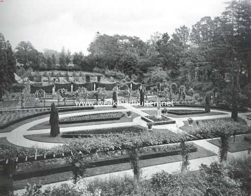 Noord-Brabant, 1914, Breda, Kasteel Bouvigne. Het Rosarium in den tuin van het kasteel Bouvigne 2