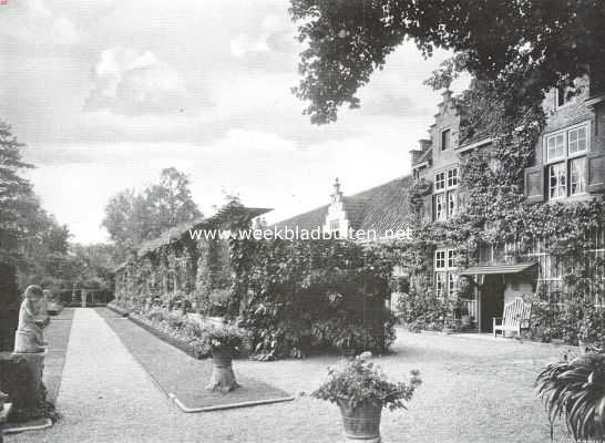 Noord-Brabant, 1914, Breda, Kasteel Bouvigne. De tuin achter het kasteel Bouvigne, met de woningen voor het dienstpersoneel