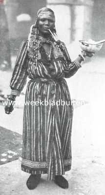 Frankrijk, 1914, Onbekend, Type van een vrouw der zwarte Fransche soldaten, die om gezondheidsredenen naar Afrika terug gaan