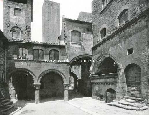 Itali, 1914, Onbekend, Plein San Pellegrino met het paleis Alexander (XIIIe eeuw)
