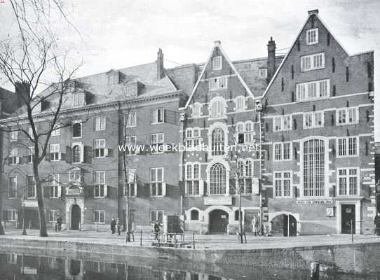 Noord-Holland, 1914, Amsterdam, De Bank van Leening te Amsterdam. De gevels aan den Oudezijds Voorburgwal
