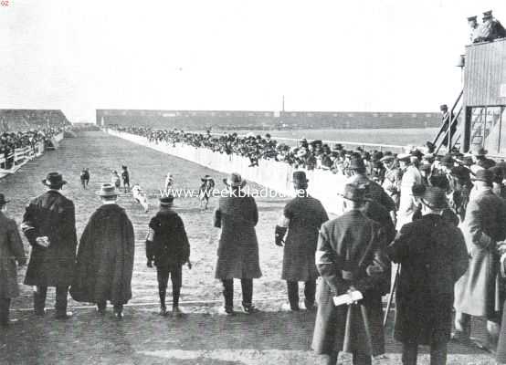 Duitsland, 1914, Leipzig, De rennen voor rashonden op het vliegterrein Mockau bij Leipzig op 1 Maart l.l. De jachthonden op de renbaan