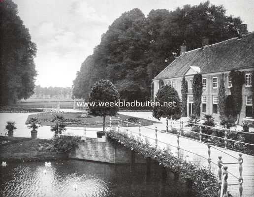 Gelderland, 1914, Loenen, Het kasteel Ter Horst. Voorplein met tuinmanswoning