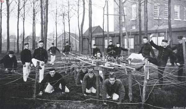 Nederland, 1914, Onbekend, Ijzerdraadversperring met sluipgat
