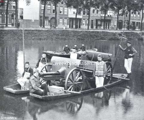 Nederland, 1914, Onbekend, Varen met kanonnen. Veldvuurmond met caissonachterwagen op twee schouwen