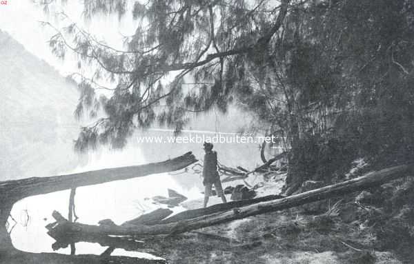 Indonesi, 1914, Ngadiwono, Mahameroe. Zonsopgang aan de Ranoe Koembala