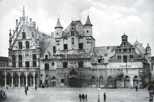Belgi, 1914, Mechelen, Mechelen. De Hallen met (links) het voor stadhuis bestemde gebouw, aan de oostzijde van de Groote Markt, vr den oorlog