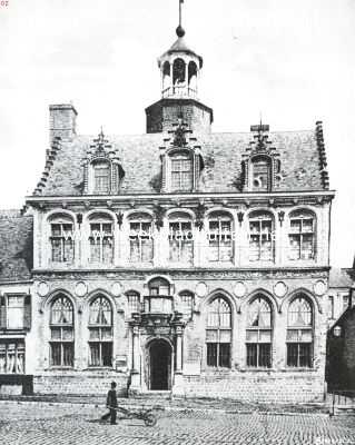Frankrijk, 1914, Cassel, Een merkwaardige landstreek tusschen Yperen en Calais. Het oude stadhuis te Cassel, thans museum van oudheden