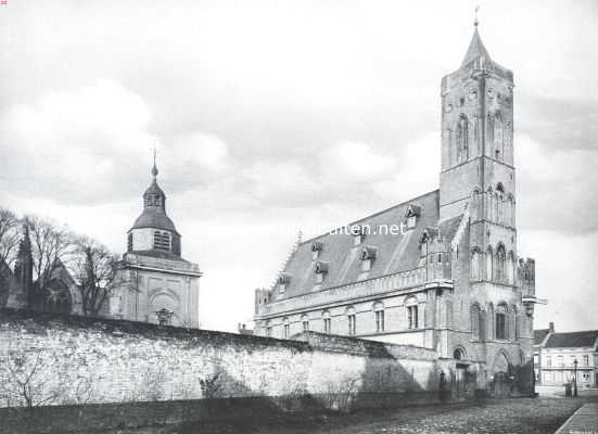 Belgi, 1914, Nieuwpoort, Nieuwpoort's trots, de thans tot rune geworden Lakenhal. Links de Oude Kerk, waarvan nu alleen nog kale muren overeind staan