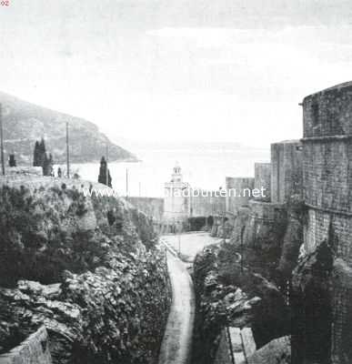Kroati, 1915, Dubrovnik, Italiaansche wensen. Dalmati: hoek van het oude zeebastion Bokar te Ragusa