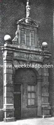 Noord-Holland, 1915, Enkhuizen, De gerestaureerde Drommedaris te Enkhuizen. De dichtgemetselde portiek aan de stadszijde vr de restauratie