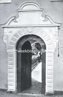 Zuid-Holland, 1915, Den Haag, Haagsche hofjes. Toegangspoort van het Heilige Geesthofje