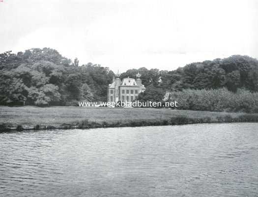 Zuid-Holland, 1915, Oegstgeest, Oud-Poelgeest. Gezien van den trekvaart van Leiden naar Haarlem