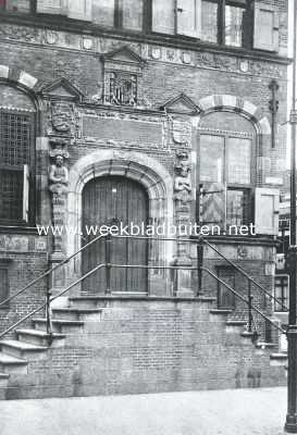 Friesland, 1915, Franeker, Franeker. Hoofdingang van het stadhuis