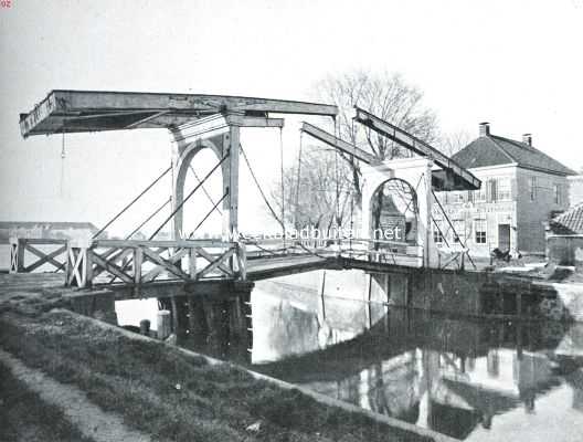 Noord-Holland, 1916, Medemblik, Medemblik de oudste. De schilderachtige dubbele ophaalbrug 