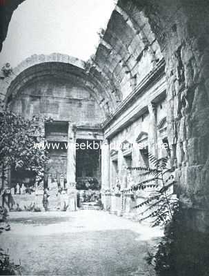 Reisherinneringen uit de Provence en de Languedoc. Temple de Diane in de Jardin de la Fontaine te Nmes