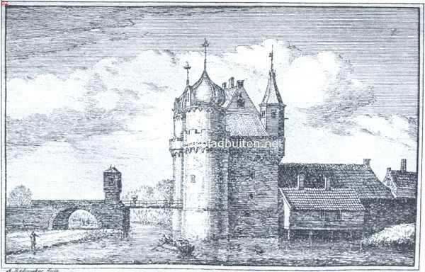 Noord-Holland, 1916, Hoorn, Hoorn, de zeshonderdjarige. De Ooster- of Gevangenpoort. Gebouwd in 1511-1538. Stond aan het einde van het Groote Oost, kwam na de uitlegging van de stad in 1576 binnen de muren te liggen en werd daarna als gevangenis en vergaderlokaal van het chirurgijnsgilde gebruikt. In 1819 helaas gesloopt