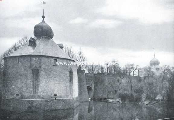 Het Kasteel te Breda. Wat er over is van het Tweede Kasteel te Breda. De Duiventoren (links) en de Granaattoren (rechts), uit den aanvang der XVIe eeuw