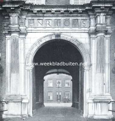 Gelderland, 1916, Breda, Het Kasteel te Breda. Hoofdingang van het Kasteel te Breda, thans. Boven de poort de naam 