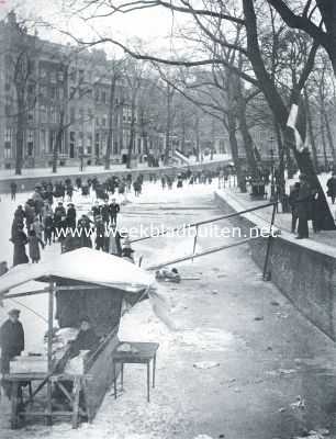 Noord-Holland, 1917, Amsterdam, De ijsvreugde op de Heerengracht bij de Raadhuisstraat te Amsterdam