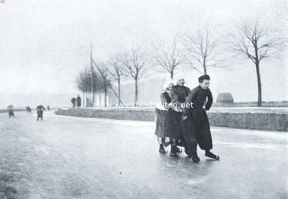 Noord-Holland, 1917, Edam, De ijsvreugde. Volendammers bij Edam