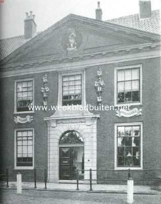 Noord-Holland, 1917, Hoorn, Het St. Pietershof te Hoorn. Middengedeelte van den voorgevel aan het Dal