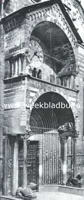 Itali, 1917, Verona, Verona. Hoofdportaal van den dom in Romaanschen stijl, met de figuren van de paladijnen van Karel den Groote (1135)