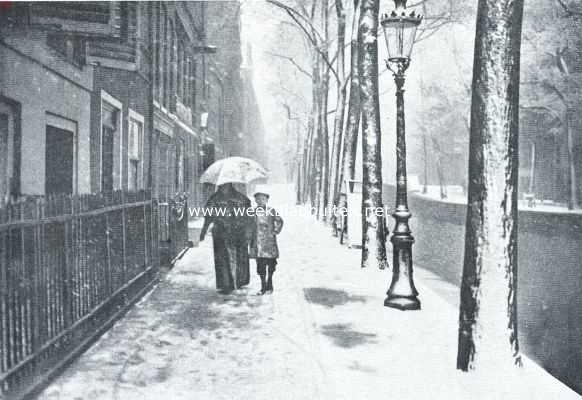 Noord-Holland, 1917, Amsterdam, De lente, die op zich wachten laat. Amsterdamsche gracht op 3 April 1917