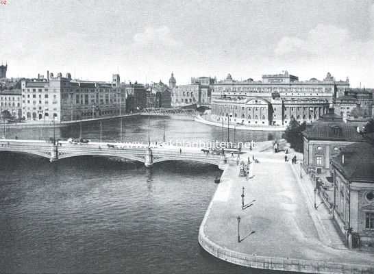 Kijkjes in Zwedens's hoofdstad. De Wasa-brug met Opera-gebouw