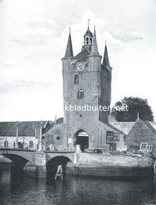 Zeeland, 1917, Zierikzee, Zierikzee, de Zuidhavenpoort. Vooral de wijk ten zuidwesten van deze poort is door de bommen geteisterd