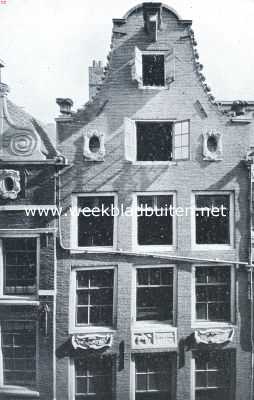 Verdwenen en verdwijnend oud-Amsterdam. Gesloopt huis van 1691 aan de Wijde Kapelsteeg