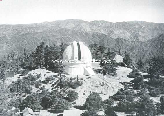 Een historische dag voor de sterrenkunde. De koepel voor den honderd-inch spiegelteleskoop op Mount Wilson (Californi)
