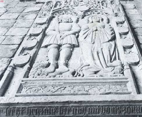 Zeeland, 1917, Tholen, De stad Tholen. Grafsteen van Guy Anthoniszoon van Blois (overleden 1527) en zijn echtgenoote Dingena Assemans in de O.L. Vrouwekerk