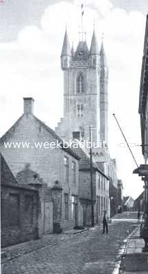 Zeeland, 1917, Sluis, Straatje in het geteisterde Sluis, dat door alle eeuwen heen reeds zooveel oorlogsellende te verduren heeft gehad. Op den achtergrond de Stadhuistoren, een der weinige overblijfselen uit den tijd van Sluis' macht en grootheid