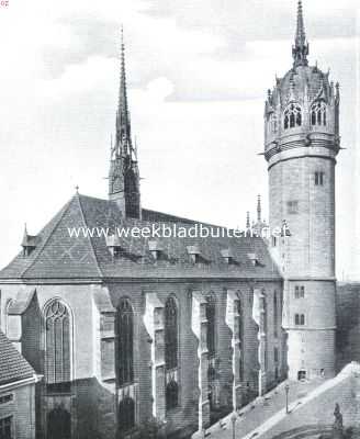 Duitsland, 1917, Wittenberg, Wittenberg. Tusschen twee steunberen van den kerkmuur het portaal, op welks deuren Luther vier eeuwen geleden zijn 95 stellingen aansloeg
