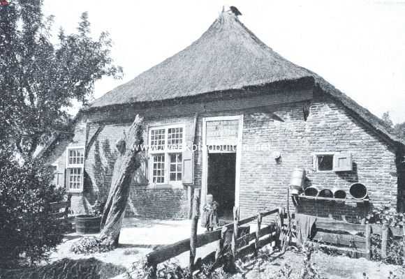 Overijssel, 1917, Staphorst, Staphorst. Oud huisje met glas in lood