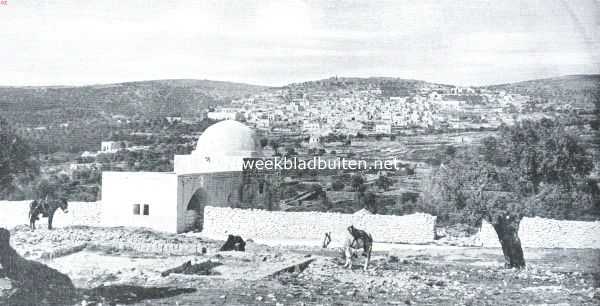 Palestina, 1917, Bethlehem, Wandelingen in Palestina. Gezicht op Bethlehem. Op den voorgrond Rachel's graf